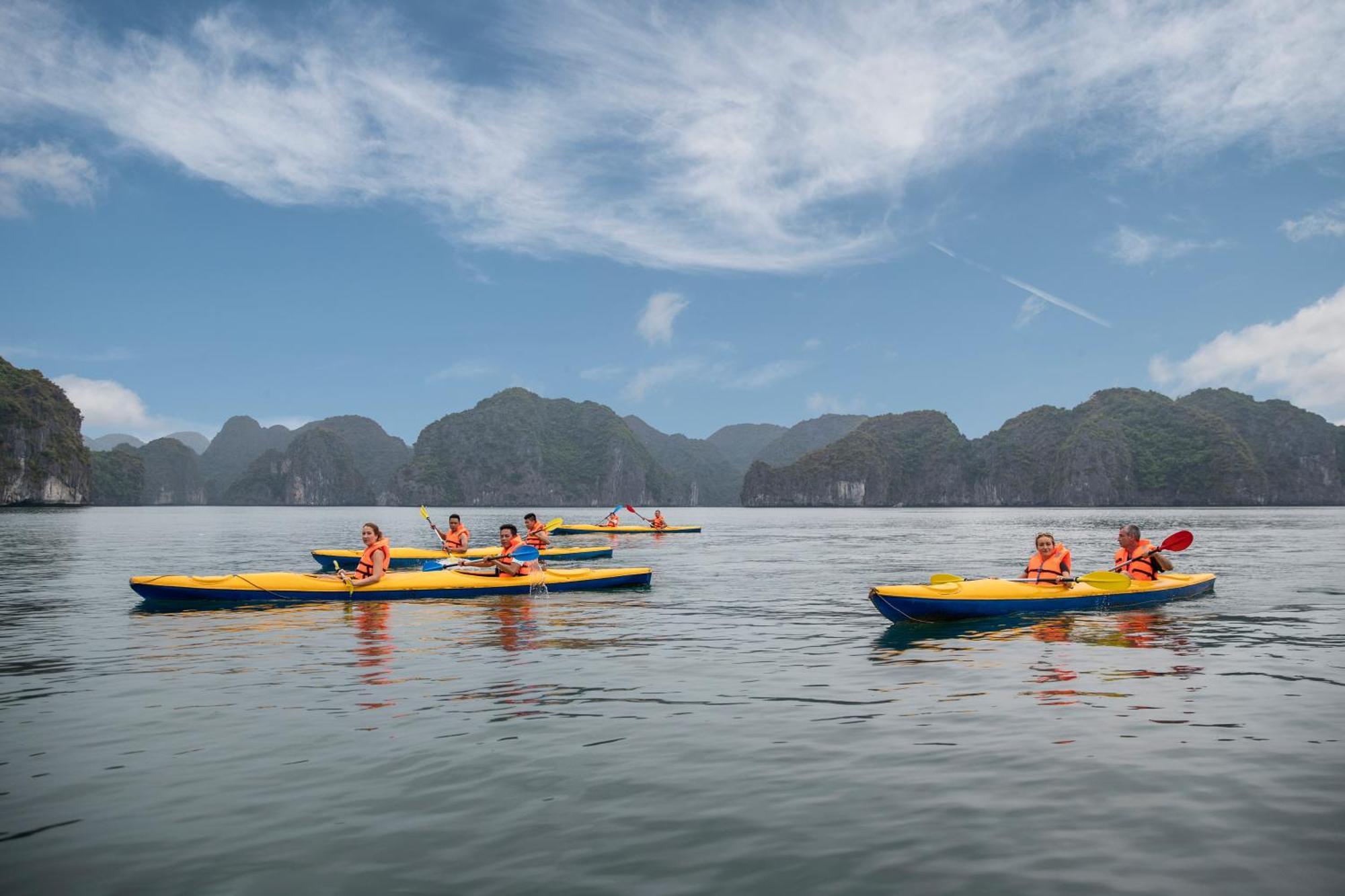 La Regina Royal Cruise Hotel Ha Long Exterior photo