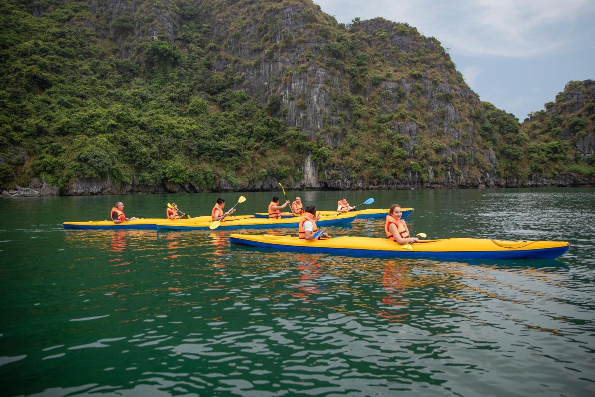 La Regina Royal Cruise Hotel Ha Long Exterior photo