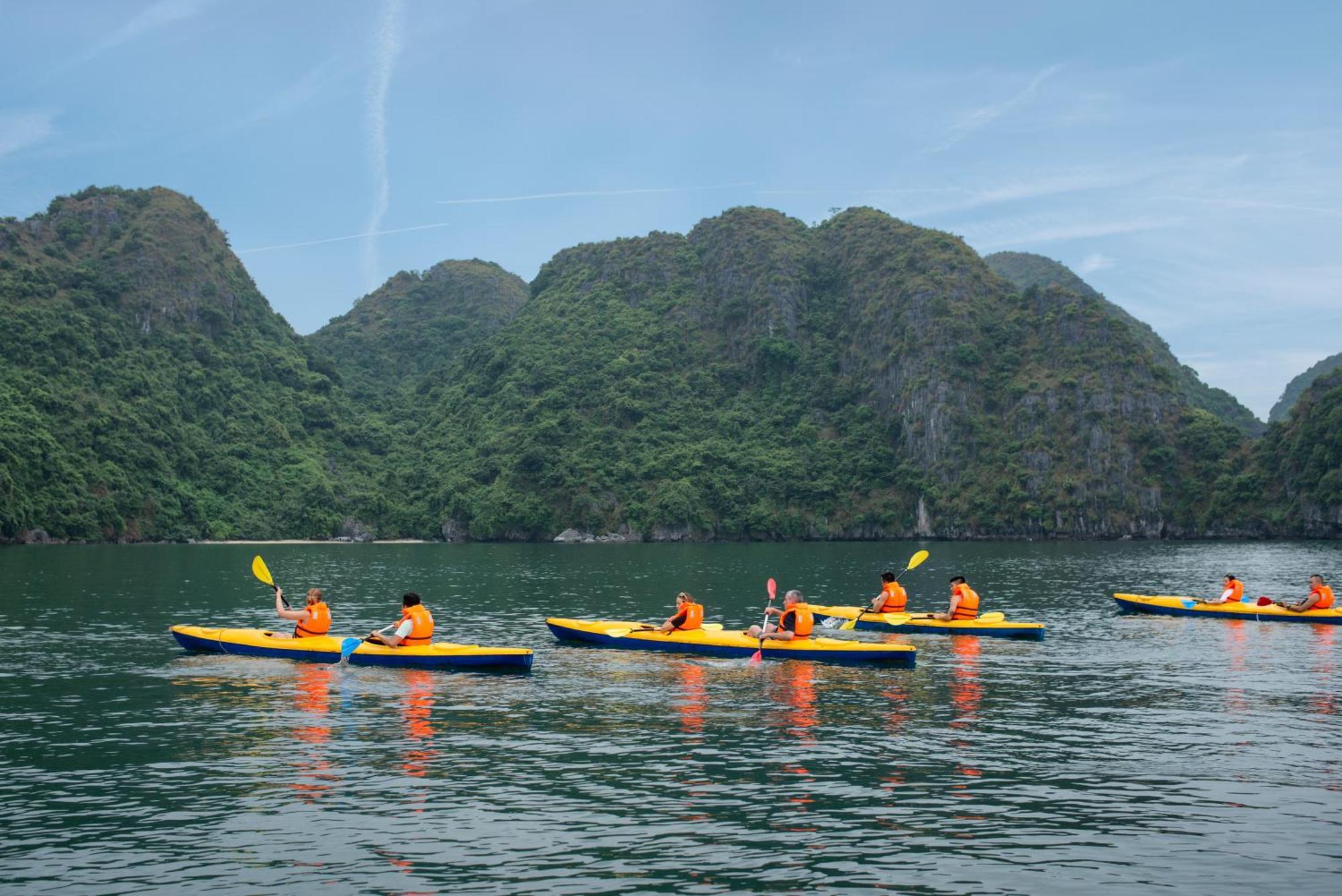 La Regina Royal Cruise Hotel Ha Long Exterior photo