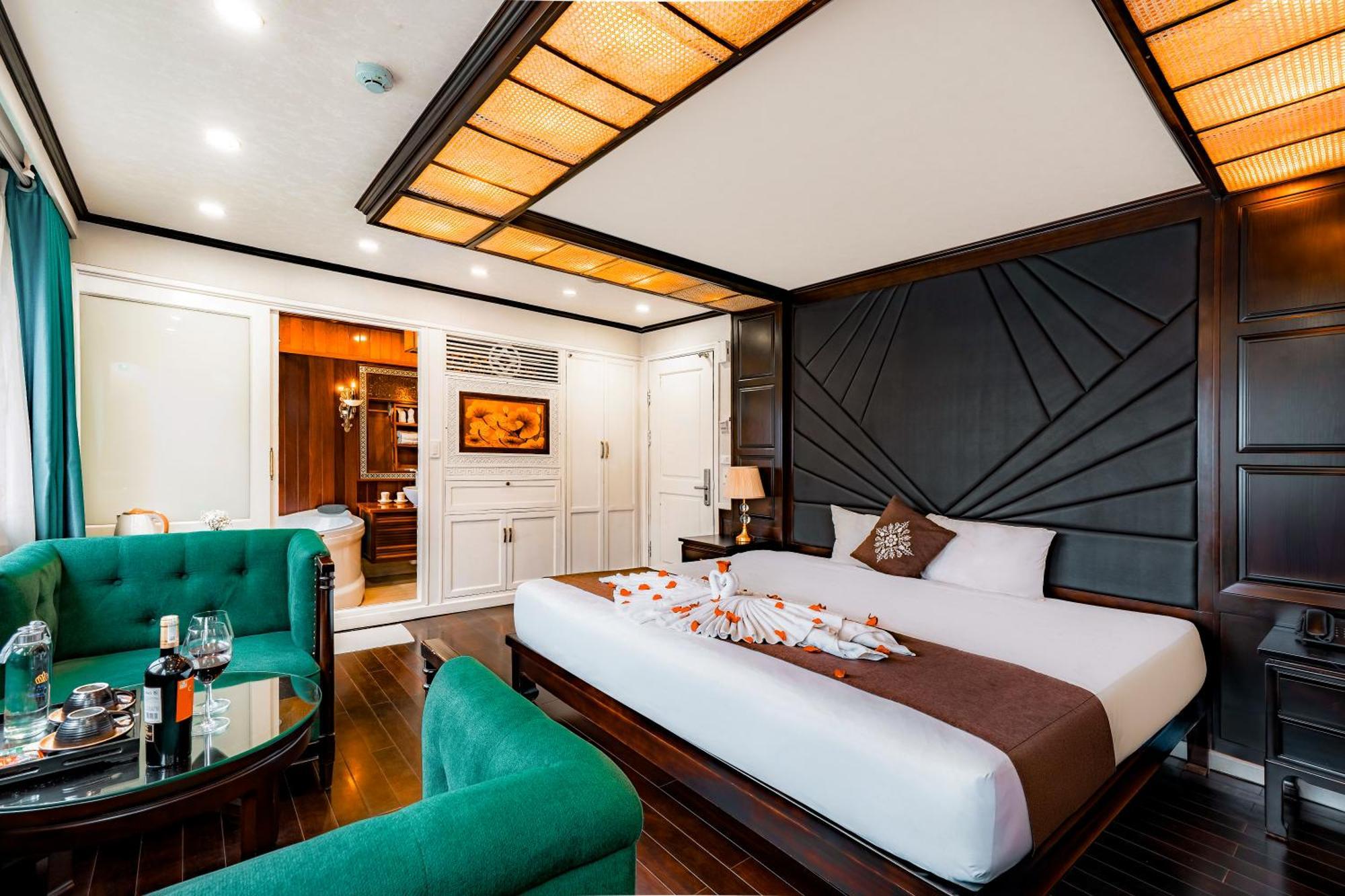 La Regina Royal Cruise Hotel Ha Long Exterior photo